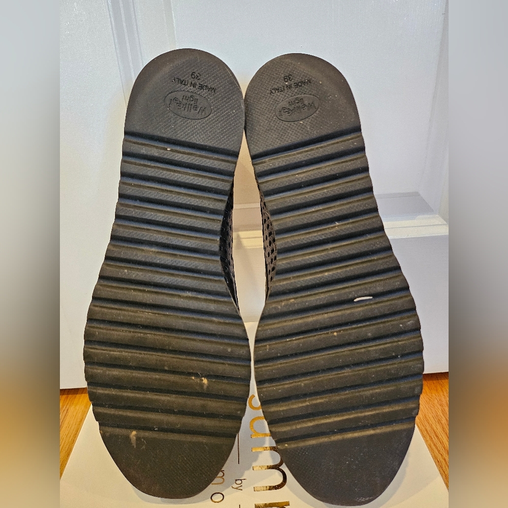 SUMMIT BY WHITE MOUNTAIN | Braxton Perforated Platform Metallic | Size 39 - Picture 9 of 10